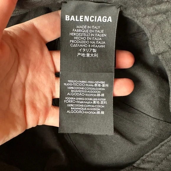 Balenciaga cap.
No fade.
Found it on resale.
No dust bag or receipt. - Picture 6 of 7